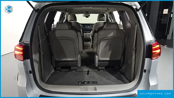 KIA CARNIVAL 9-SEATER LUXURY