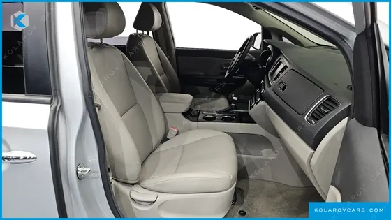 KIA CARNIVAL 9-SEATER LUXURY