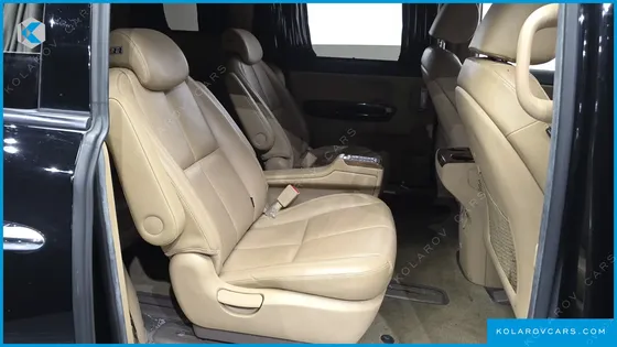 KIA CARNIVAL GASOLINE 9-SEATER HI-LIMOUSINE