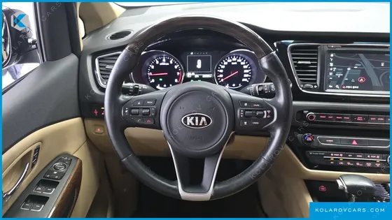 KIA CARNIVAL GASOLINE 9-SEATER HI-LIMOUSINE