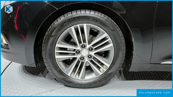 HYUNDAI GRANDEUR HG240 MODERN