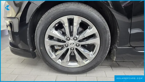 KIA CARNIVAL 9-SEATER HI-LIMOUSINE