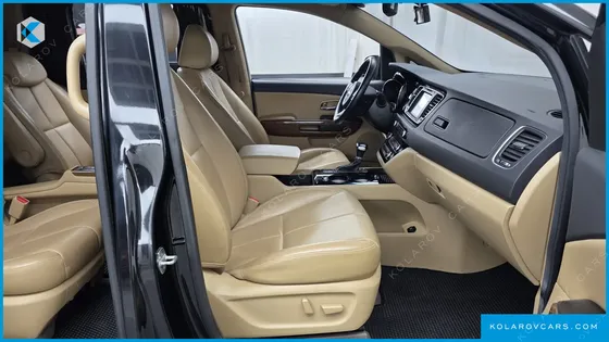KIA CARNIVAL 9-SEATER HI-LIMOUSINE
