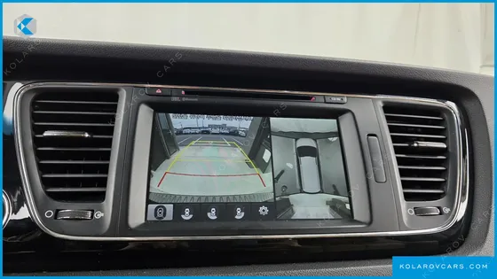 KIA CARNIVAL 9-SEATER HI-LIMOUSINE