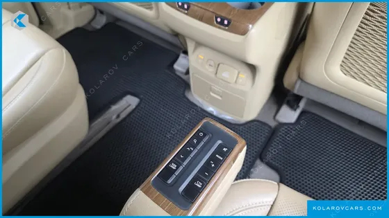 KIA CARNIVAL 9-SEATER HI-LIMOUSINE