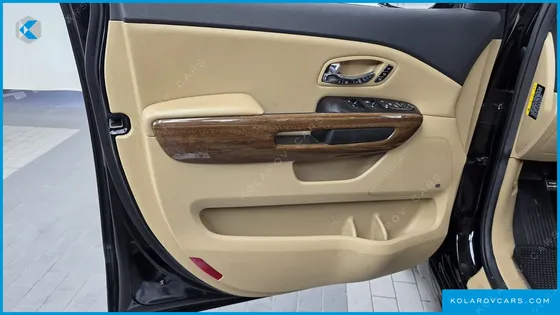 KIA CARNIVAL 9-SEATER HI-LIMOUSINE