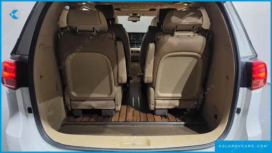 KIA CARNIVAL 9-SEATER NOBLESSE SPECIAL
