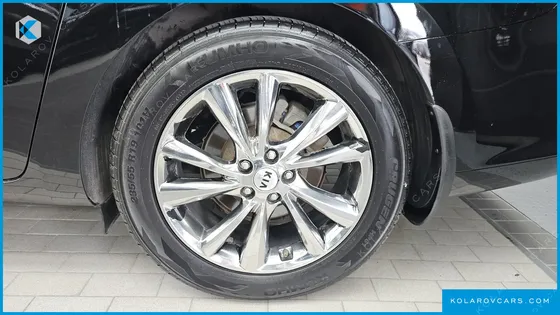 KIA CARNIVAL 9-SEATER NOBLESSE SPECIAL