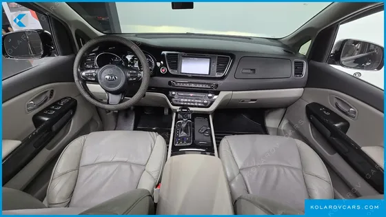 KIA CARNIVAL 9-SEATER NOBLESSE