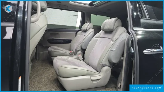 KIA CARNIVAL 9-SEATER NOBLESSE