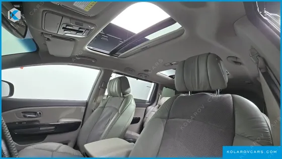 KIA CARNIVAL 9-SEATER NOBLESSE