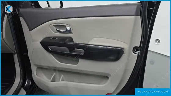 KIA CARNIVAL 9-SEATER NOBLESSE