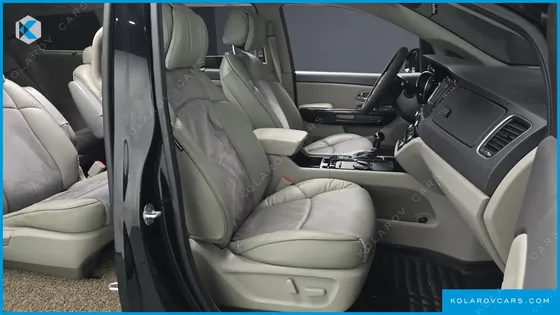 KIA CARNIVAL 9-SEATER NOBLESSE