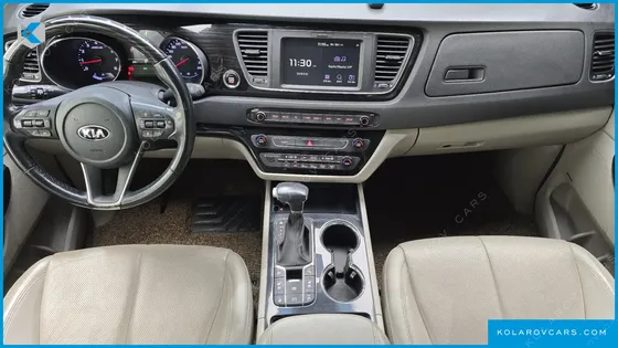KIA CARNIVAL GASOLINE 9-SEATER NOBLESSE SPECIAL