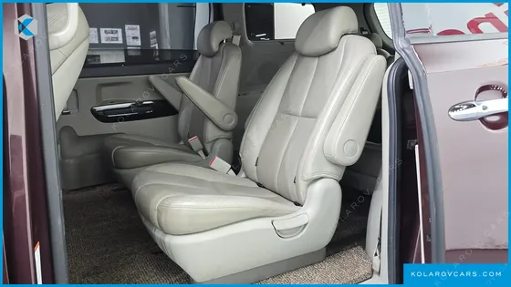 KIA CARNIVAL GASOLINE 9-SEATER NOBLESSE SPECIAL