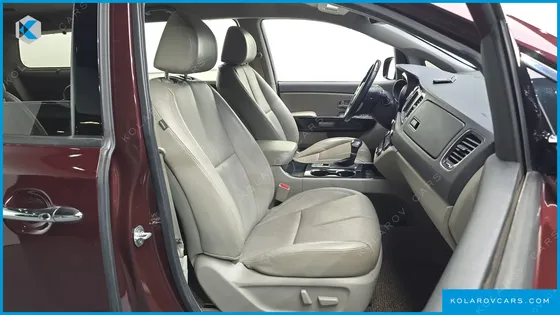 KIA CARNIVAL GASOLINE 9-SEATER NOBLESSE SPECIAL