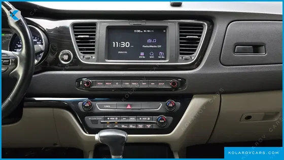 KIA CARNIVAL GASOLINE 9-SEATER NOBLESSE SPECIAL
