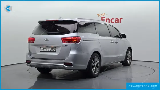 KIA CARNIVAL 9-SEATER NOBLESSE