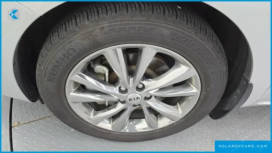 KIA CARNIVAL 9-SEATER NOBLESSE
