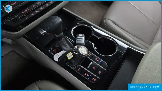 KIA CARNIVAL 9-SEATER NOBLESSE