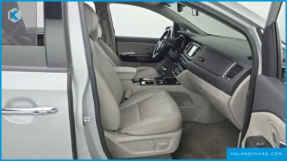 KIA CARNIVAL 9-SEATER NOBLESSE