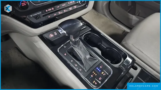 KIA CARNIVAL 9-SEATER PRESTIGE