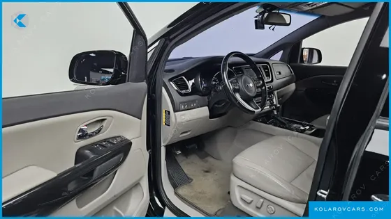 KIA CARNIVAL 9-SEATER PRESTIGE