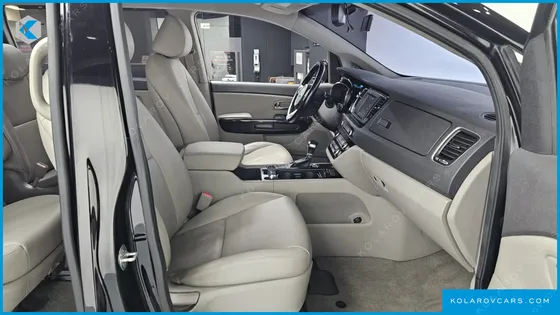 KIA CARNIVAL 9-SEATER PRESTIGE