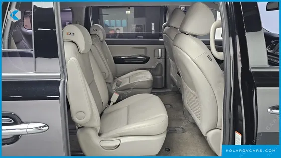 KIA CARNIVAL 9-SEATER PRESTIGE