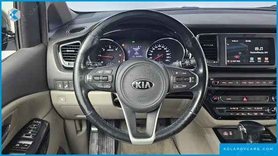 KIA CARNIVAL 9-SEATER PRESTIGE