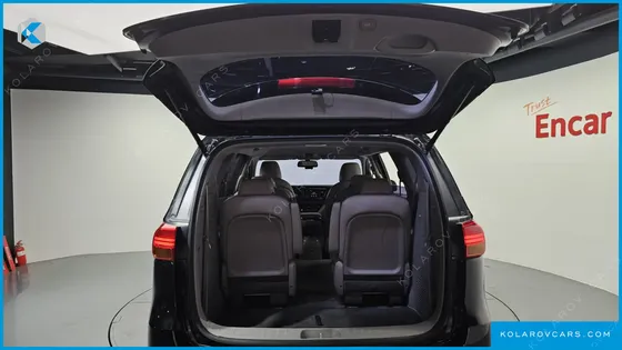 KIA CARNIVAL 9-SEATER PRESTIGE