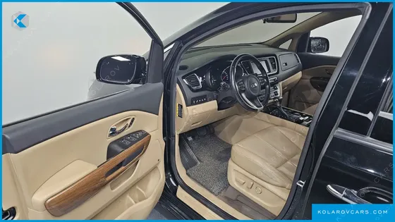 KIA CARNIVAL 9-SEATER HI-LIMOUSINE