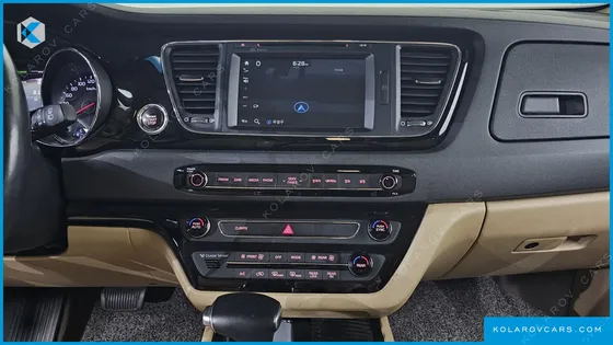 KIA CARNIVAL 9-SEATER HI-LIMOUSINE
