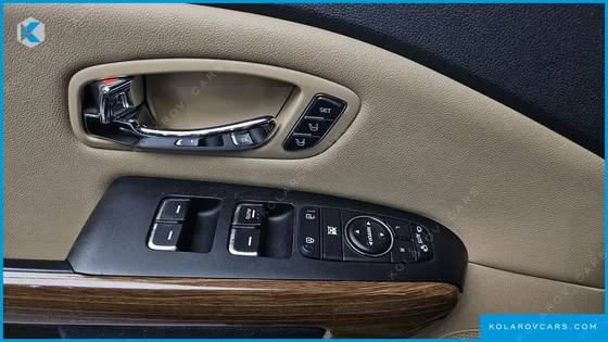 KIA CARNIVAL 9-SEATER HI-LIMOUSINE