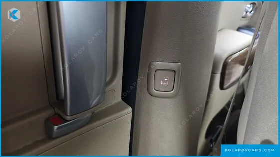 KIA CARNIVAL 9-SEATER HI-LIMOUSINE