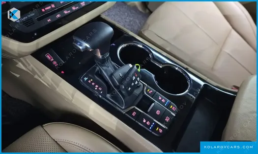 KIA CARNIVAL GASOLINE 9-SEATER NOBLESSE SPECIAL
