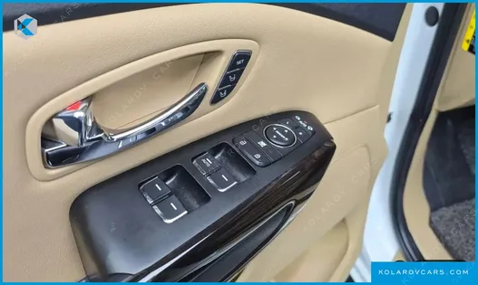 KIA CARNIVAL GASOLINE 9-SEATER NOBLESSE SPECIAL