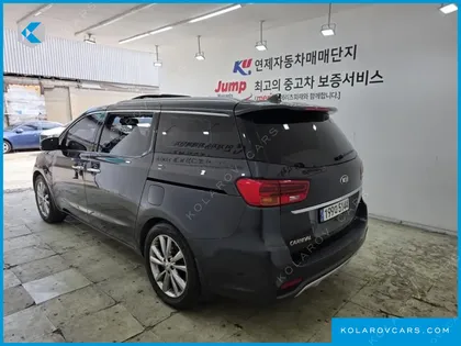 KIA CARNIVAL 9-SEATER NOBLESSE SPECIAL