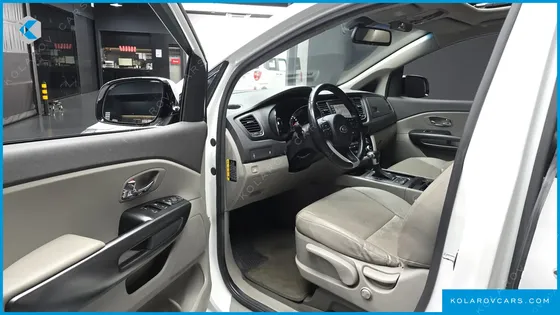KIA CARNIVAL 9-SEATER LUXURY