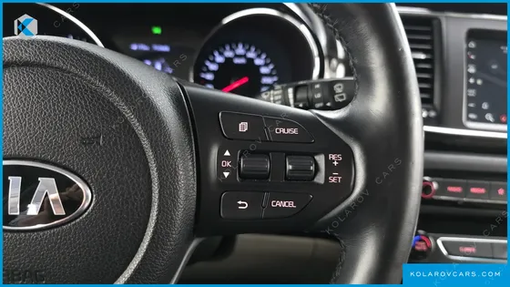 KIA CARNIVAL 9-SEATER PRSTIGE