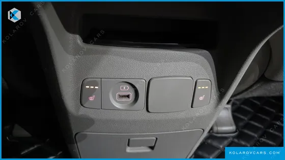 KIA CARNIVAL 9-SEATER PRSTIGE
