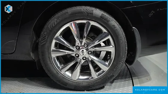 KIA CARNIVAL 9-SEATER PRSTIGE