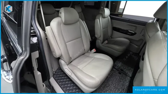 KIA CARNIVAL 9-SEATER PRSTIGE