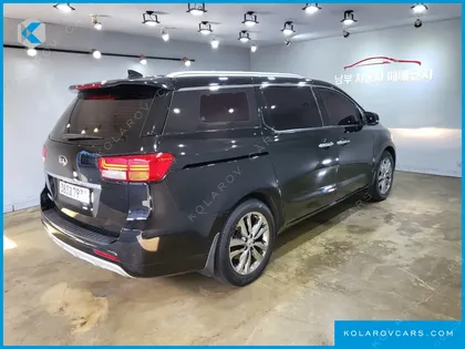 KIA CARNIVAL 9-SEATER PRESTIGE