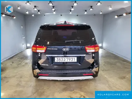 KIA CARNIVAL 9-SEATER PRESTIGE