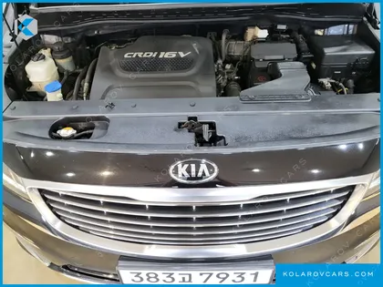KIA CARNIVAL 9-SEATER PRESTIGE