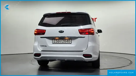 KIA CARNIVAL 9-SEATER LUXURY