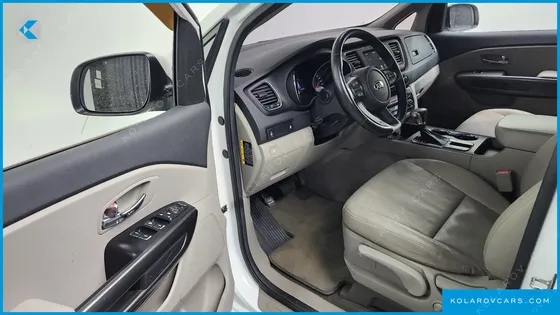 KIA CARNIVAL 9-SEATER LUXURY