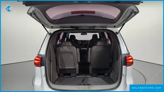 KIA CARNIVAL 9-SEATER LUXURY