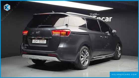 KIA CARNIVAL 9-SEATER NOBLESSE